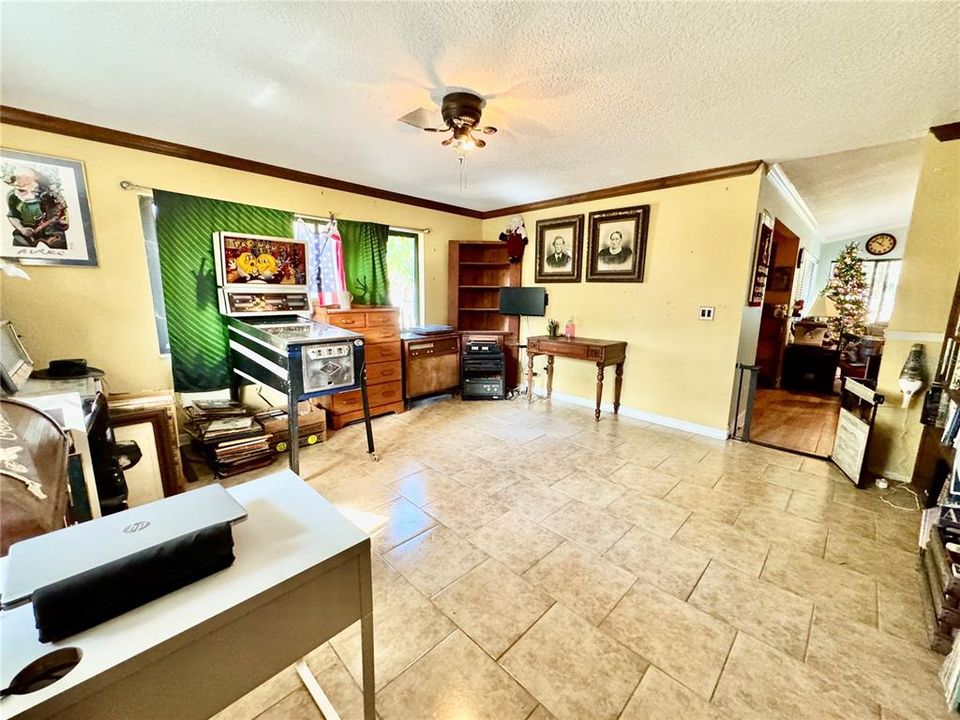 待售: $474,900 (2 贝兹, 2 浴室, 1717 平方英尺)