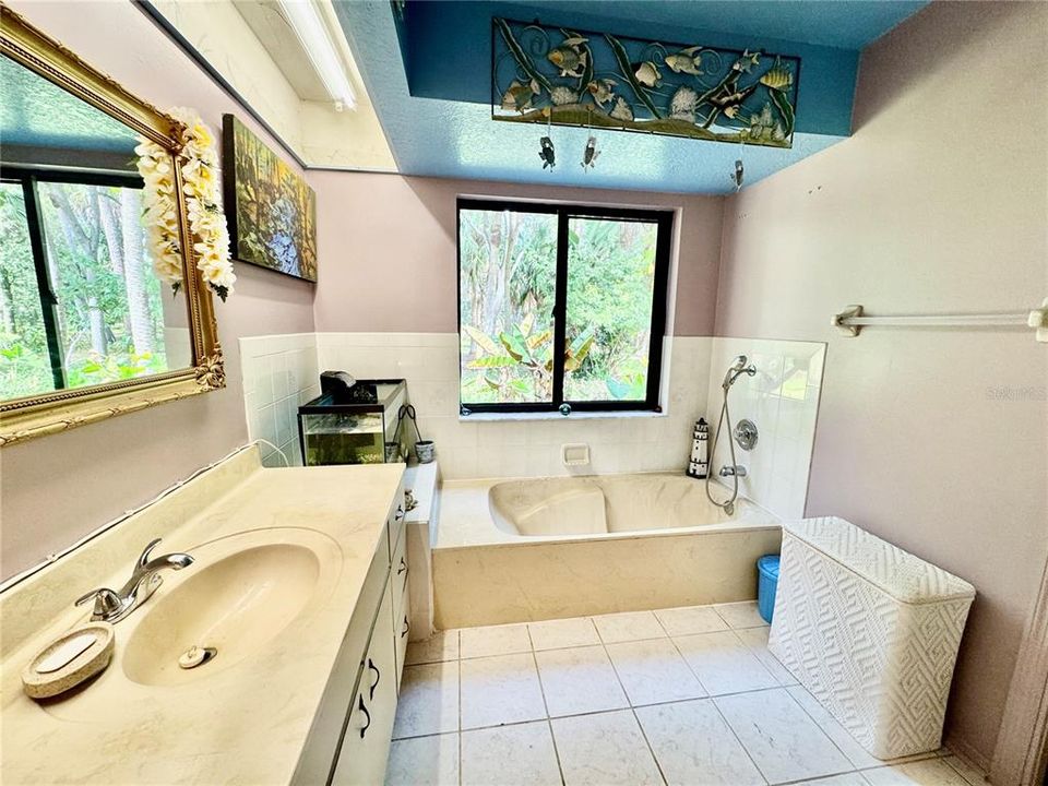 待售: $474,900 (2 贝兹, 2 浴室, 1717 平方英尺)