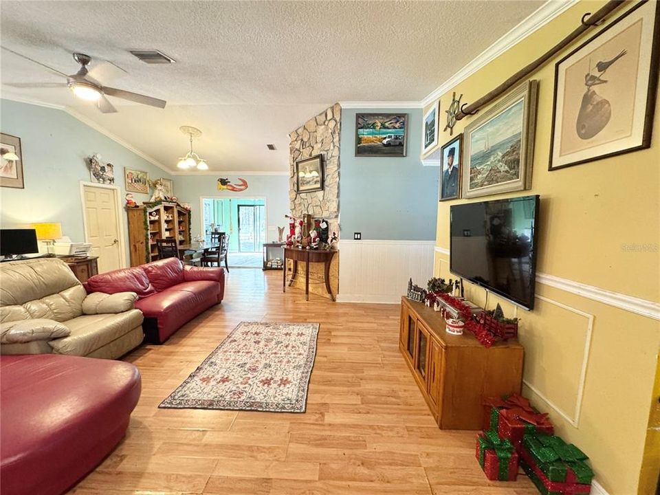 待售: $474,900 (2 贝兹, 2 浴室, 1717 平方英尺)