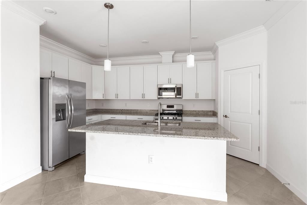 待售: $639,950 (3 贝兹, 3 浴室, 1840 平方英尺)