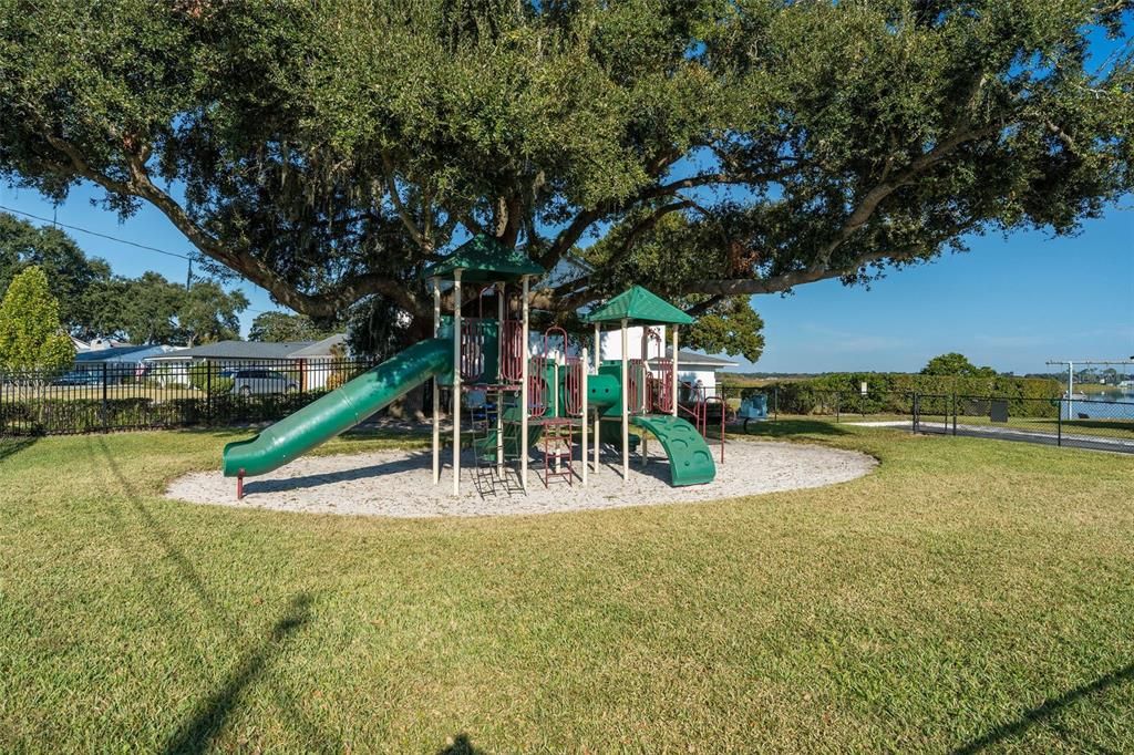 For Sale: $689,900 (4 beds, 3 baths, 2071 Square Feet)