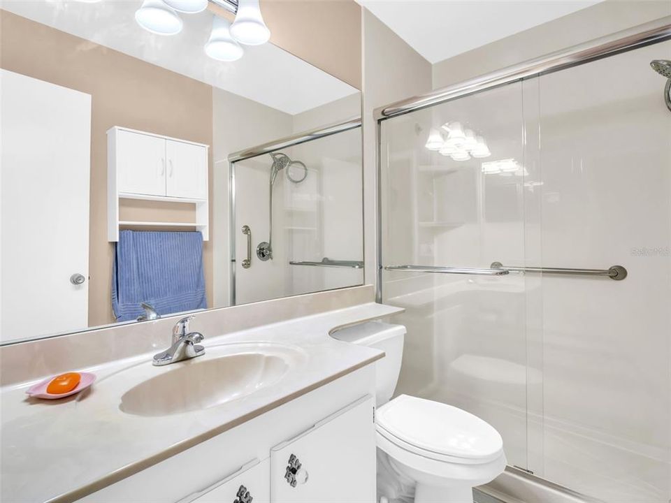 For Sale: $325,000 (2 beds, 2 baths, 980 Square Feet)