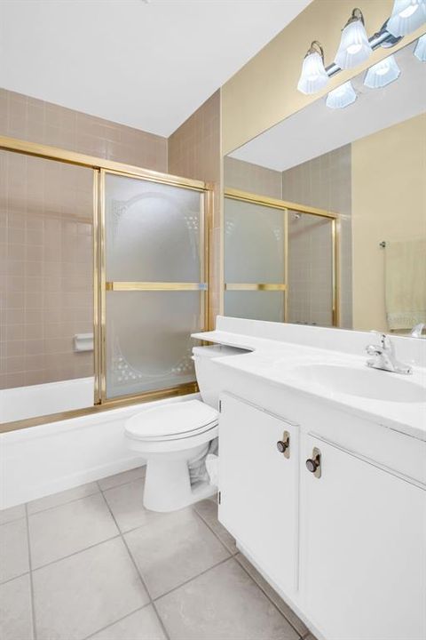 For Sale: $325,000 (2 beds, 2 baths, 980 Square Feet)