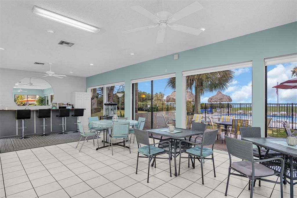 For Sale: $325,000 (2 beds, 2 baths, 980 Square Feet)