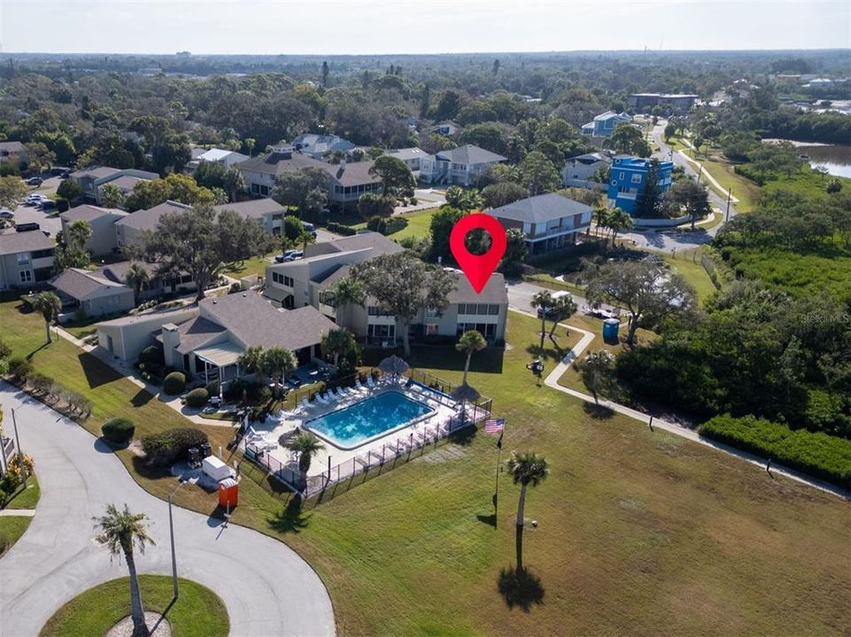 For Sale: $325,000 (2 beds, 2 baths, 980 Square Feet)