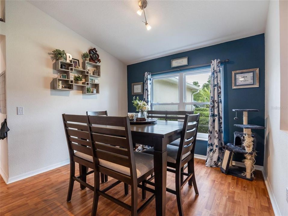 待售: $279,300 (3 贝兹, 2 浴室, 1551 平方英尺)