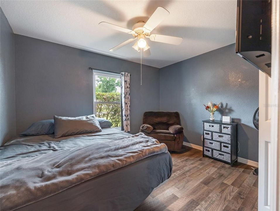 待售: $279,300 (3 贝兹, 2 浴室, 1551 平方英尺)