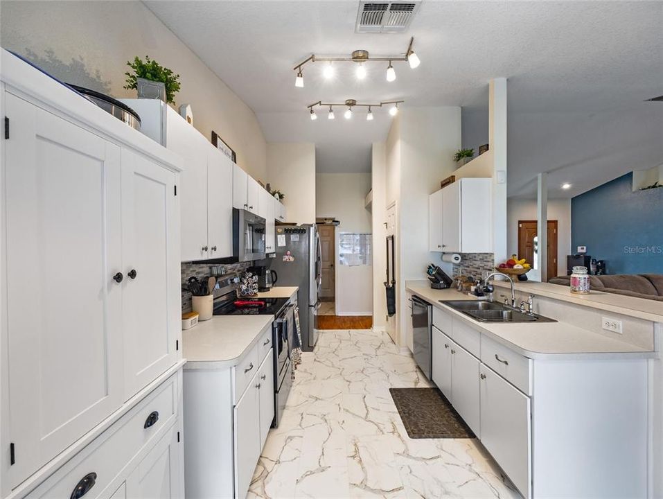 待售: $279,300 (3 贝兹, 2 浴室, 1551 平方英尺)