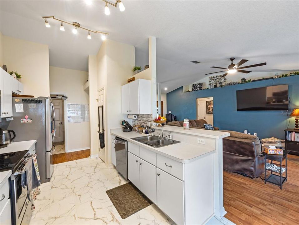 待售: $279,300 (3 贝兹, 2 浴室, 1551 平方英尺)