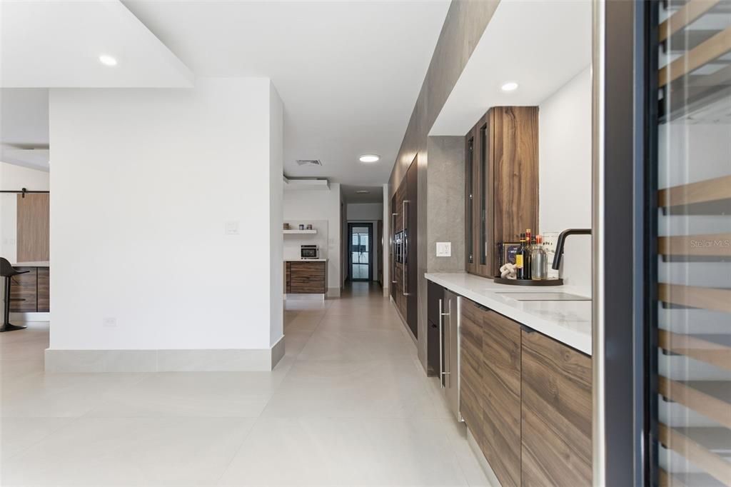 待售: $8,400,000 (6 贝兹, 6 浴室, 6625 平方英尺)