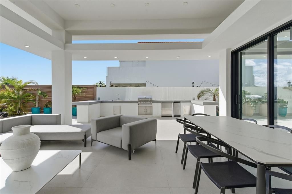 待售: $8,400,000 (6 贝兹, 6 浴室, 6625 平方英尺)