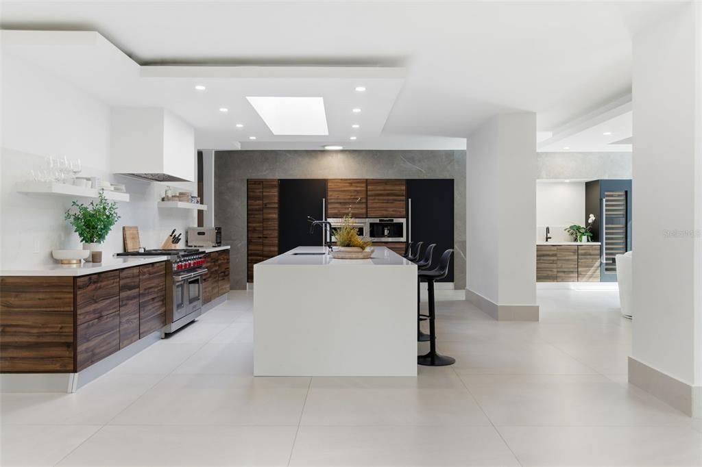 待售: $8,400,000 (6 贝兹, 6 浴室, 6625 平方英尺)