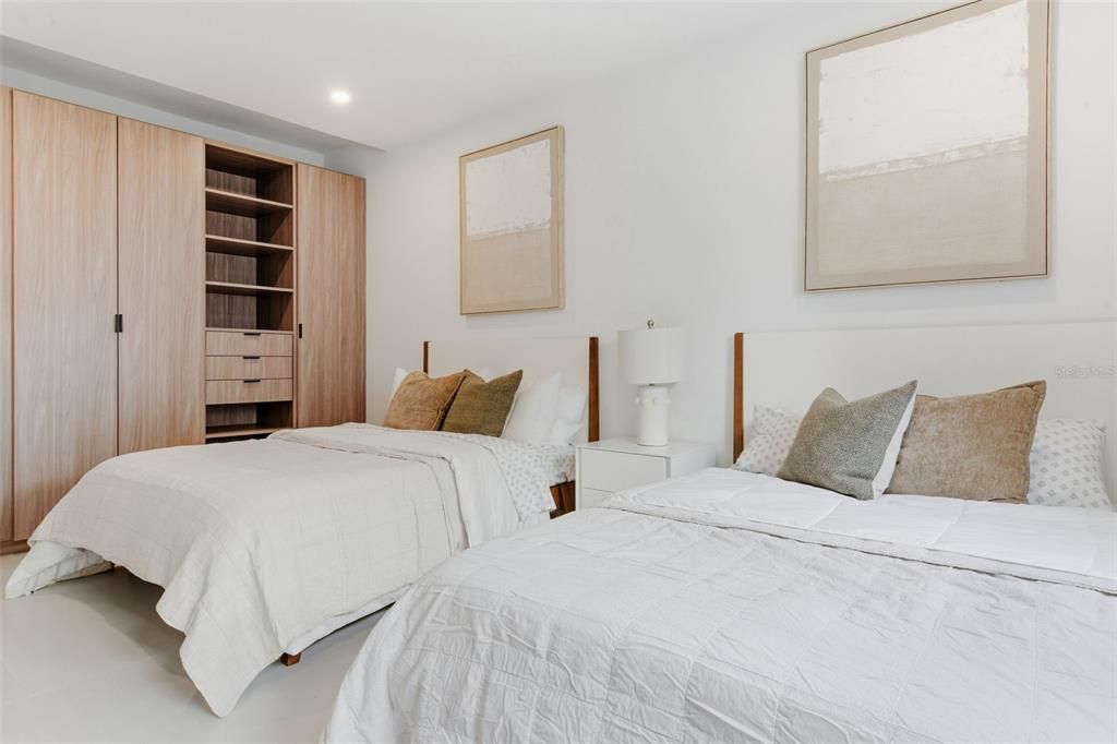 待售: $8,400,000 (6 贝兹, 6 浴室, 6625 平方英尺)