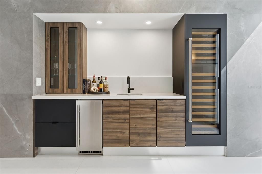 待售: $8,400,000 (6 贝兹, 6 浴室, 6625 平方英尺)