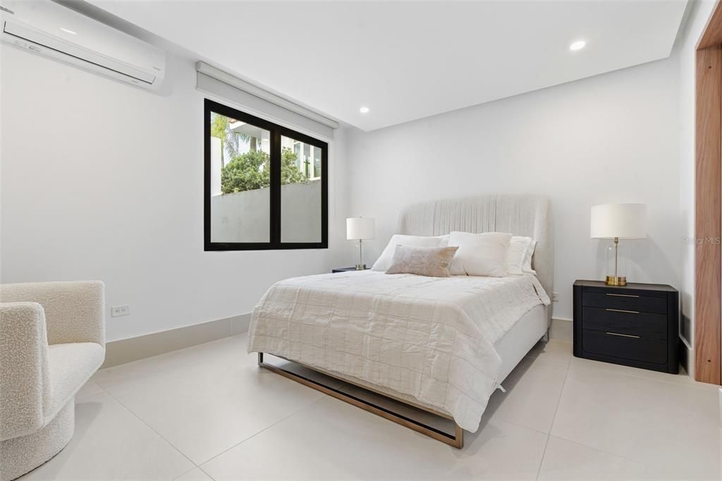 待售: $8,400,000 (6 贝兹, 6 浴室, 6625 平方英尺)