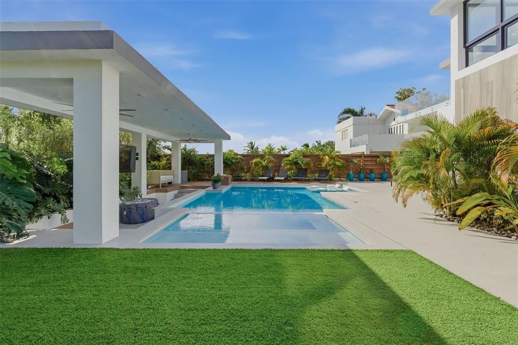 待售: $8,400,000 (6 贝兹, 6 浴室, 6625 平方英尺)