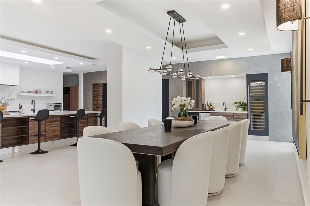 待售: $8,400,000 (6 贝兹, 6 浴室, 6625 平方英尺)