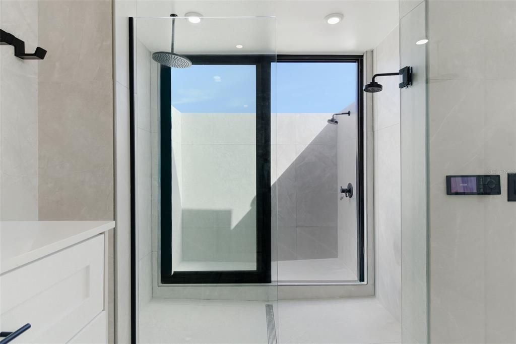 待售: $8,400,000 (6 贝兹, 6 浴室, 6625 平方英尺)