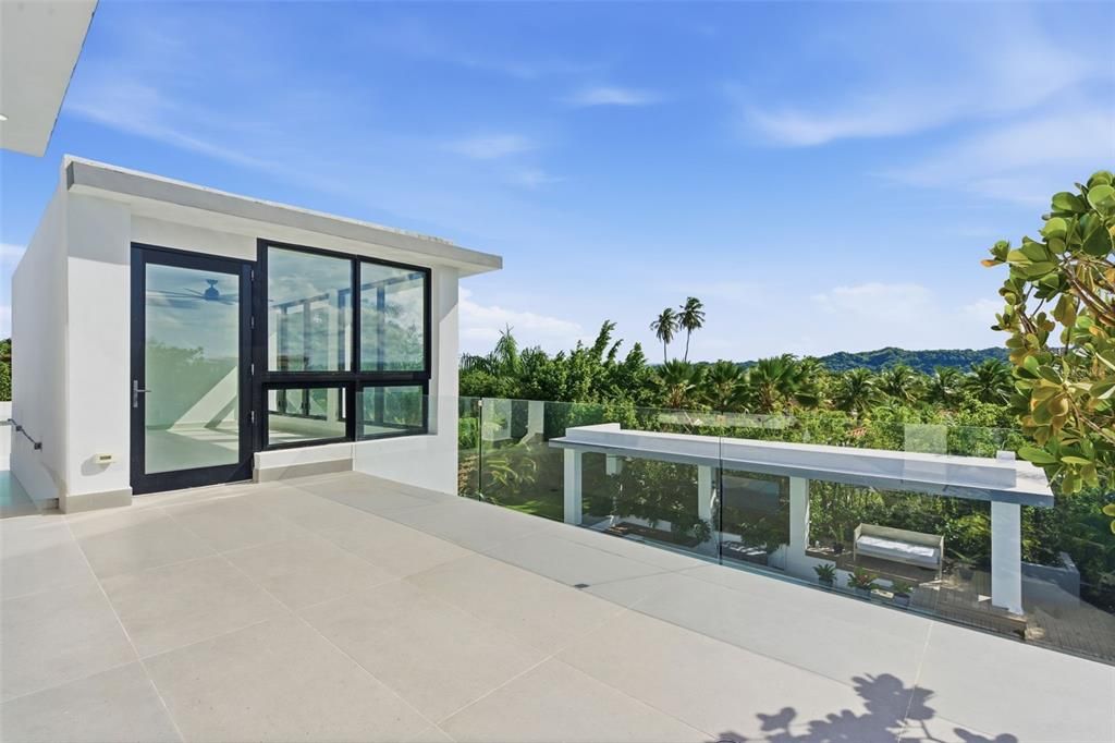 待售: $8,400,000 (6 贝兹, 6 浴室, 6625 平方英尺)