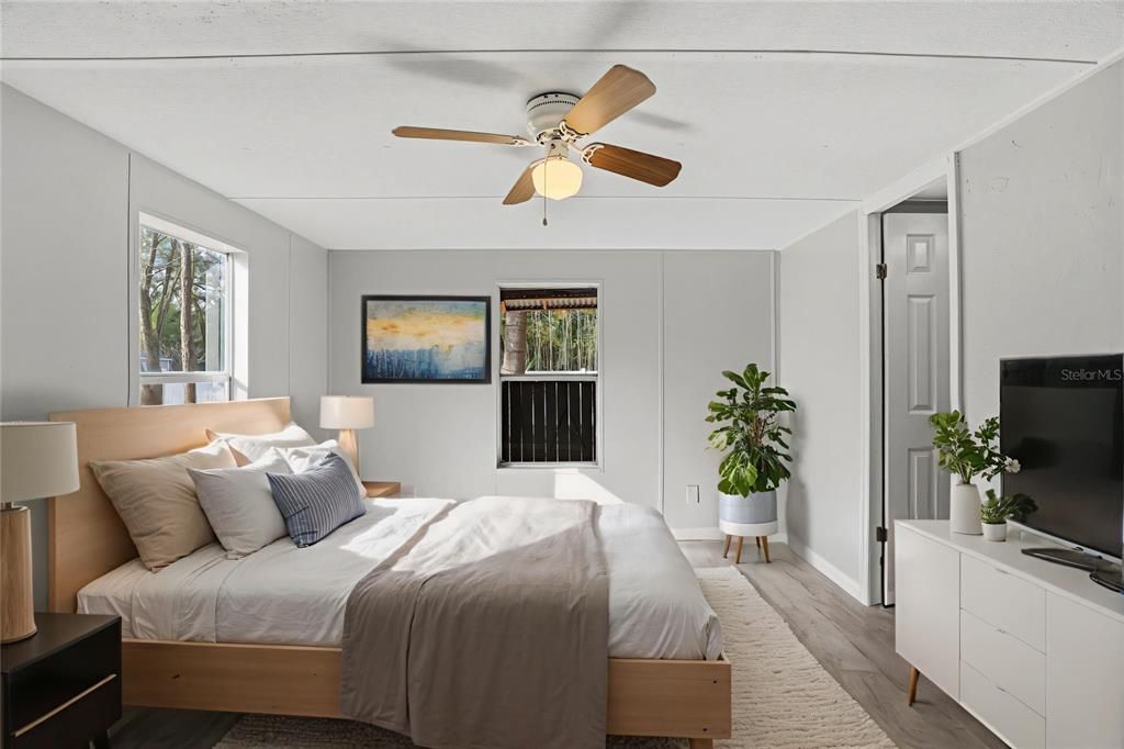 For Sale: $300,000 (3 beds, 2 baths, 920 Square Feet)