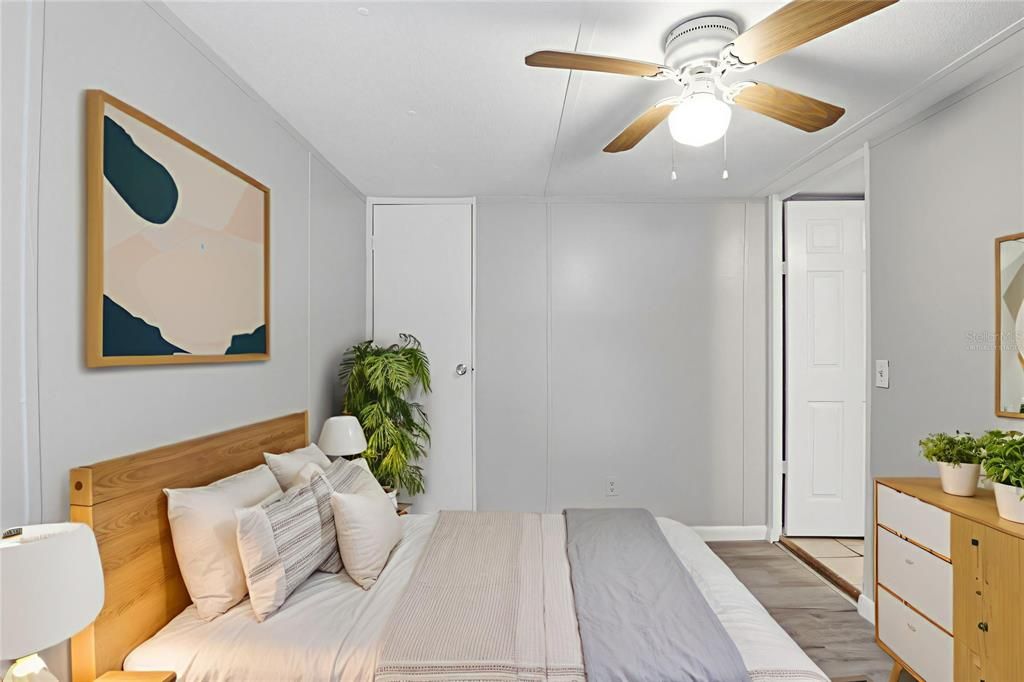 For Sale: $300,000 (3 beds, 2 baths, 920 Square Feet)