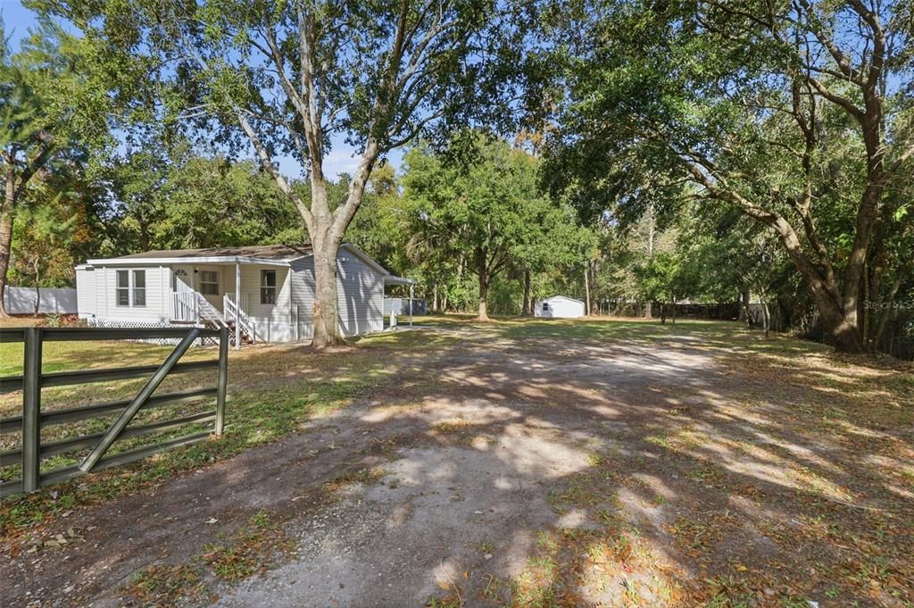 For Sale: $300,000 (3 beds, 2 baths, 920 Square Feet)