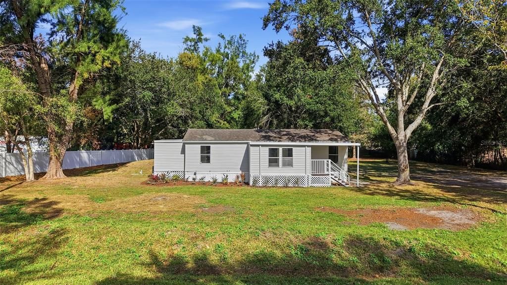 For Sale: $300,000 (3 beds, 2 baths, 920 Square Feet)