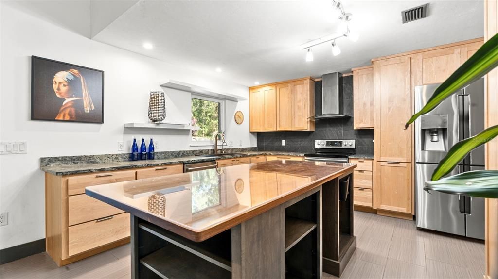 For Sale: $512,000 (4 beds, 2 baths, 2012 Square Feet)