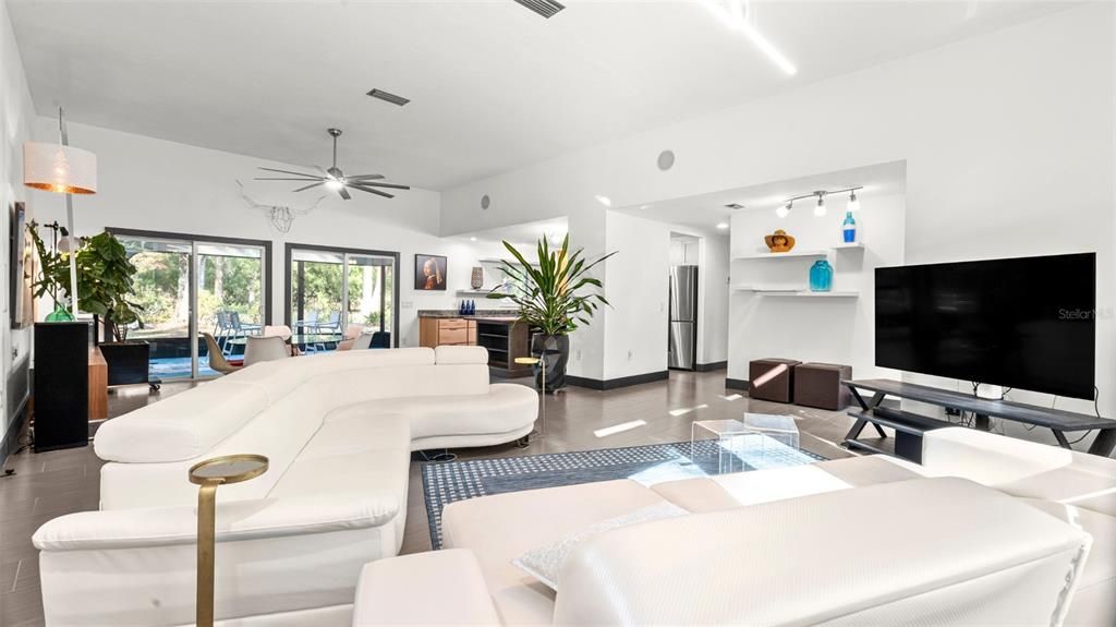 For Sale: $512,000 (4 beds, 2 baths, 2012 Square Feet)