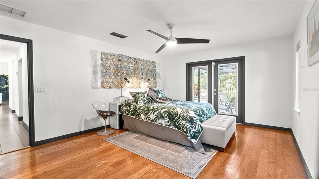 For Sale: $512,000 (4 beds, 2 baths, 2012 Square Feet)