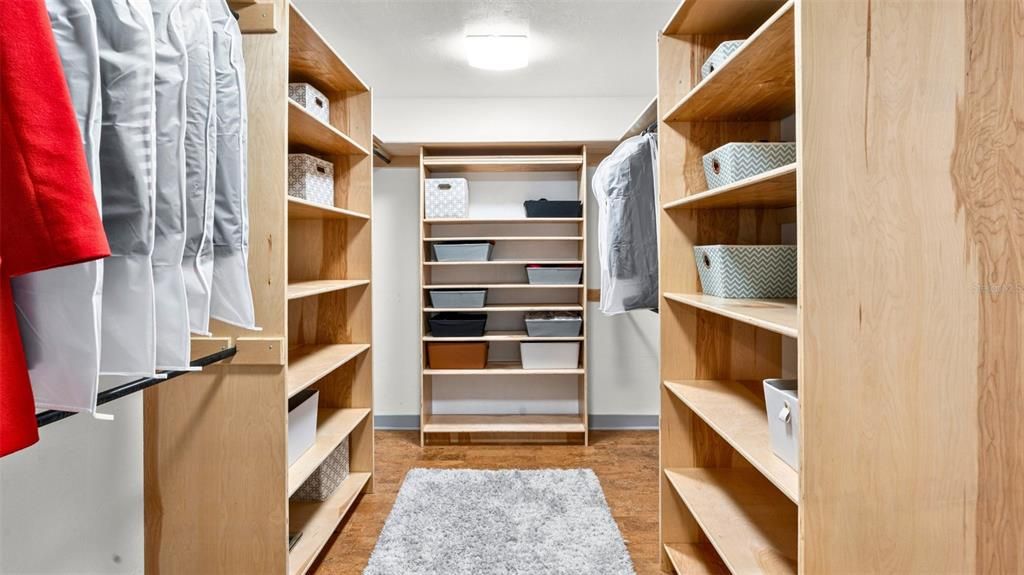 For Sale: $512,000 (4 beds, 2 baths, 2012 Square Feet)