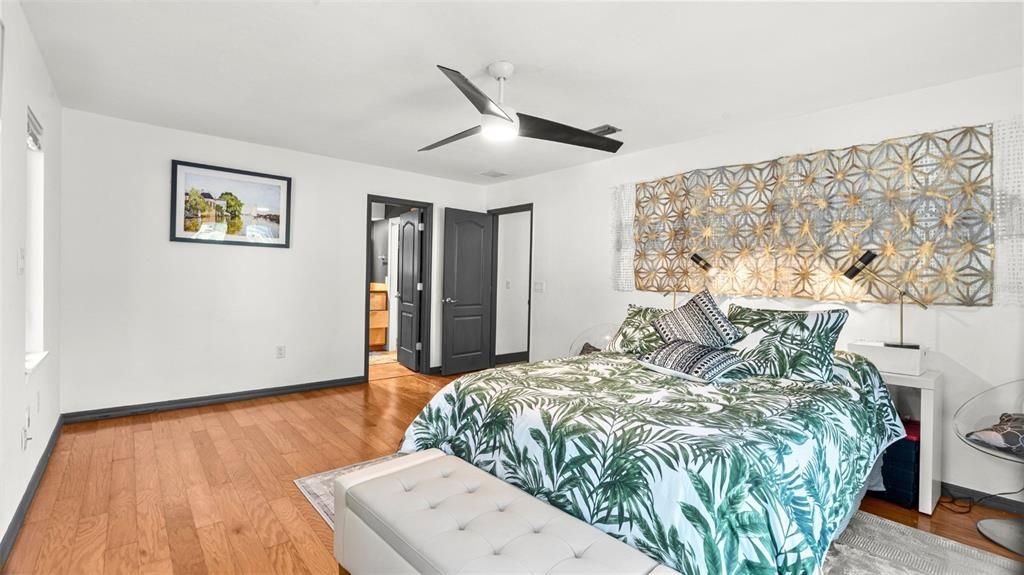 For Sale: $512,000 (4 beds, 2 baths, 2012 Square Feet)