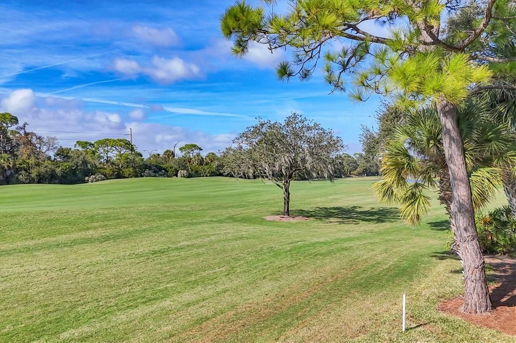 Под контрактом: $729,000 (3 спален, 2 ванн, 1926 Квадратных фут)