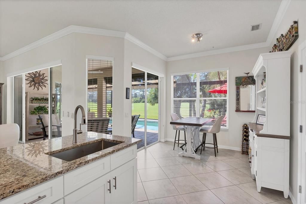 Под контрактом: $729,000 (3 спален, 2 ванн, 1926 Квадратных фут)