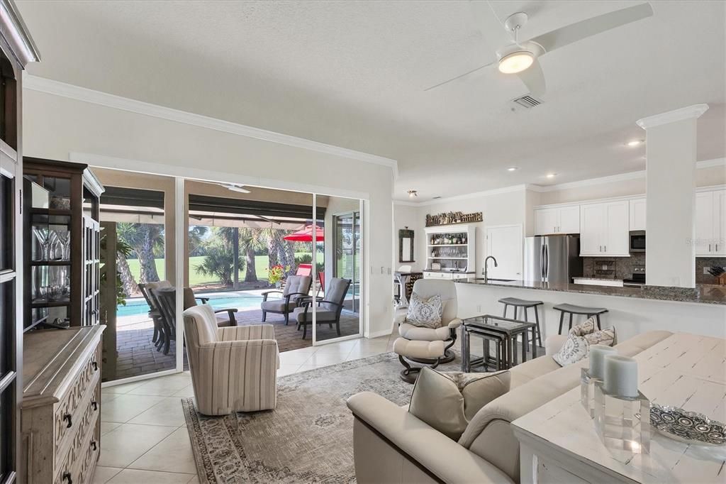 Под контрактом: $729,000 (3 спален, 2 ванн, 1926 Квадратных фут)