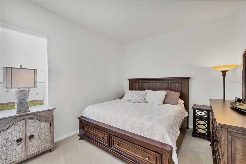 Под контрактом: $729,000 (3 спален, 2 ванн, 1926 Квадратных фут)