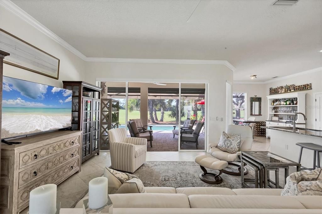 Под контрактом: $729,000 (3 спален, 2 ванн, 1926 Квадратных фут)