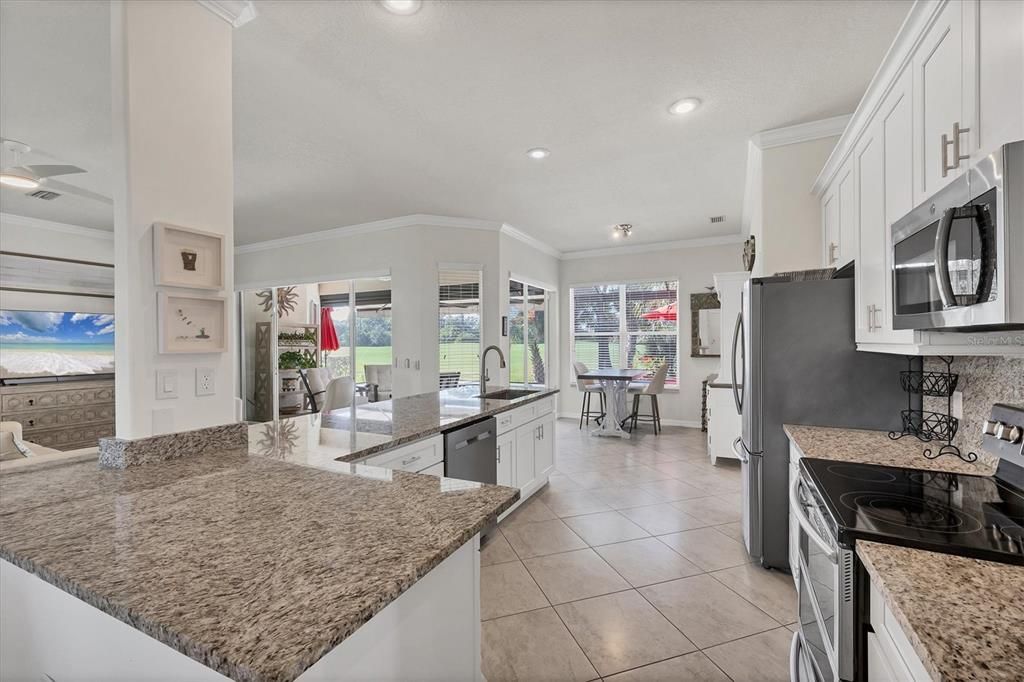 Под контрактом: $729,000 (3 спален, 2 ванн, 1926 Квадратных фут)