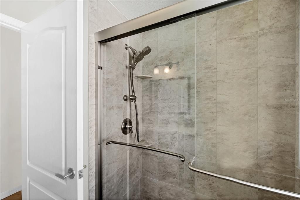 Под контрактом: $729,000 (3 спален, 2 ванн, 1926 Квадратных фут)