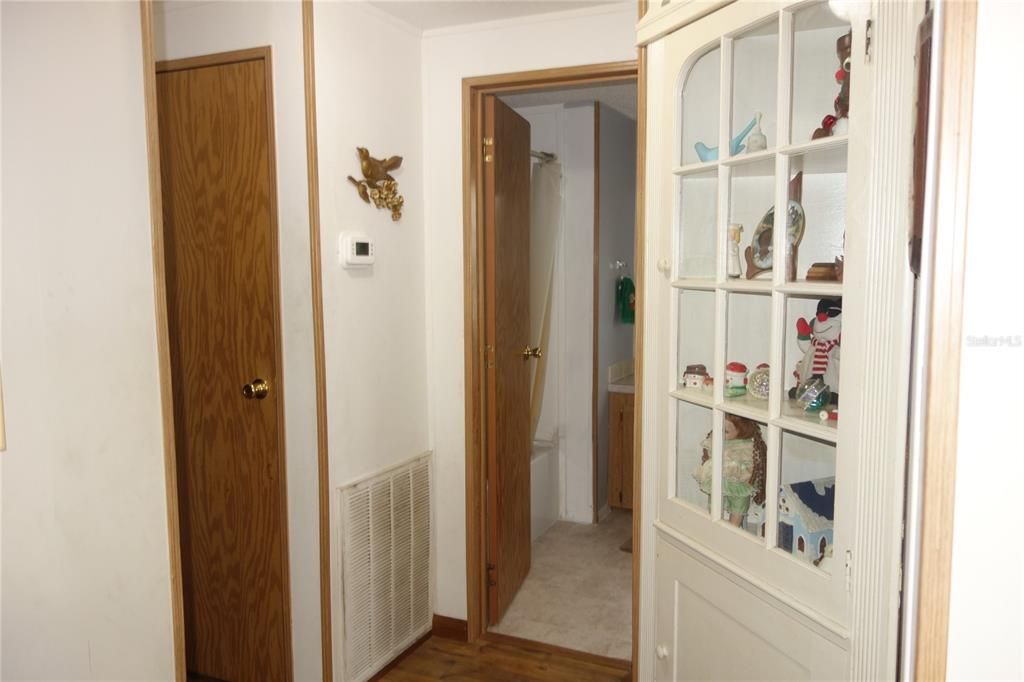 For Sale: $289,900 (3 beds, 2 baths, 1782 Square Feet)