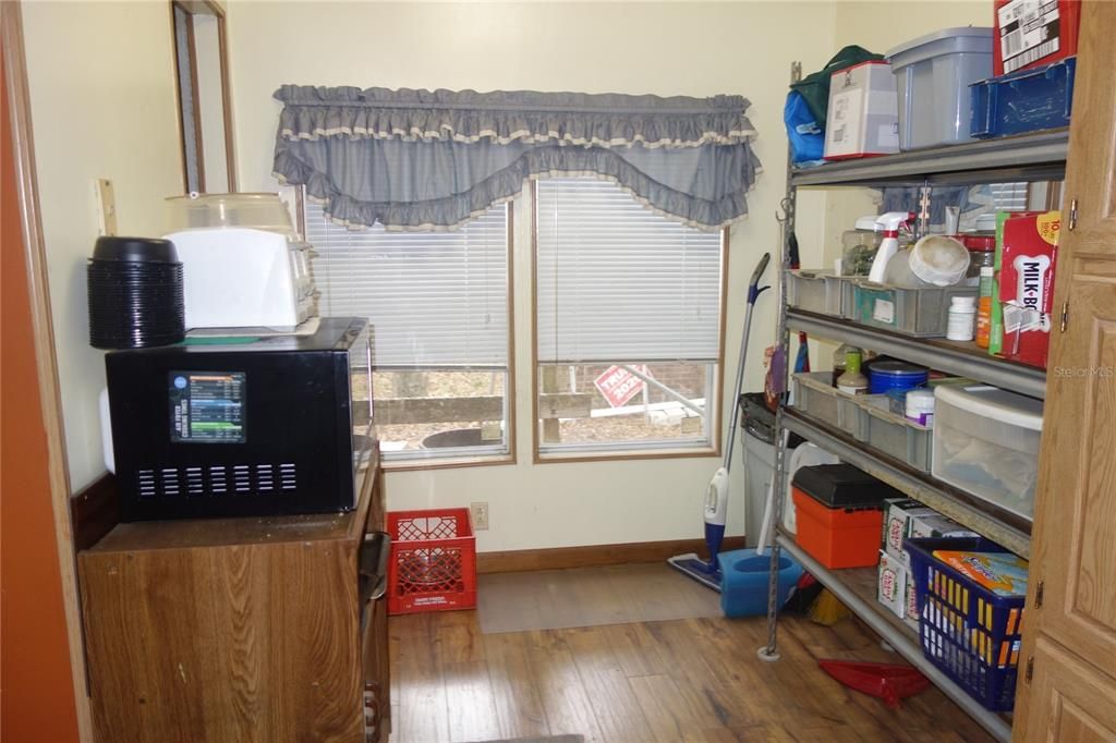 For Sale: $289,900 (3 beds, 2 baths, 1782 Square Feet)