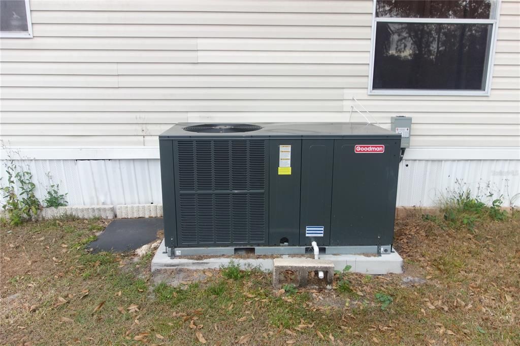 For Sale: $289,900 (3 beds, 2 baths, 1782 Square Feet)