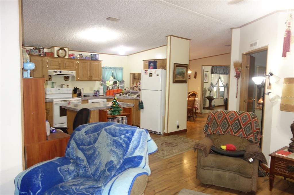 For Sale: $289,900 (3 beds, 2 baths, 1782 Square Feet)