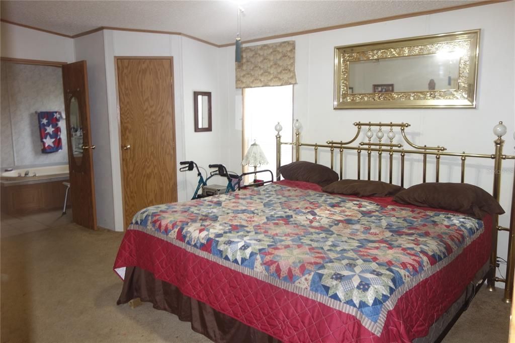 For Sale: $289,900 (3 beds, 2 baths, 1782 Square Feet)