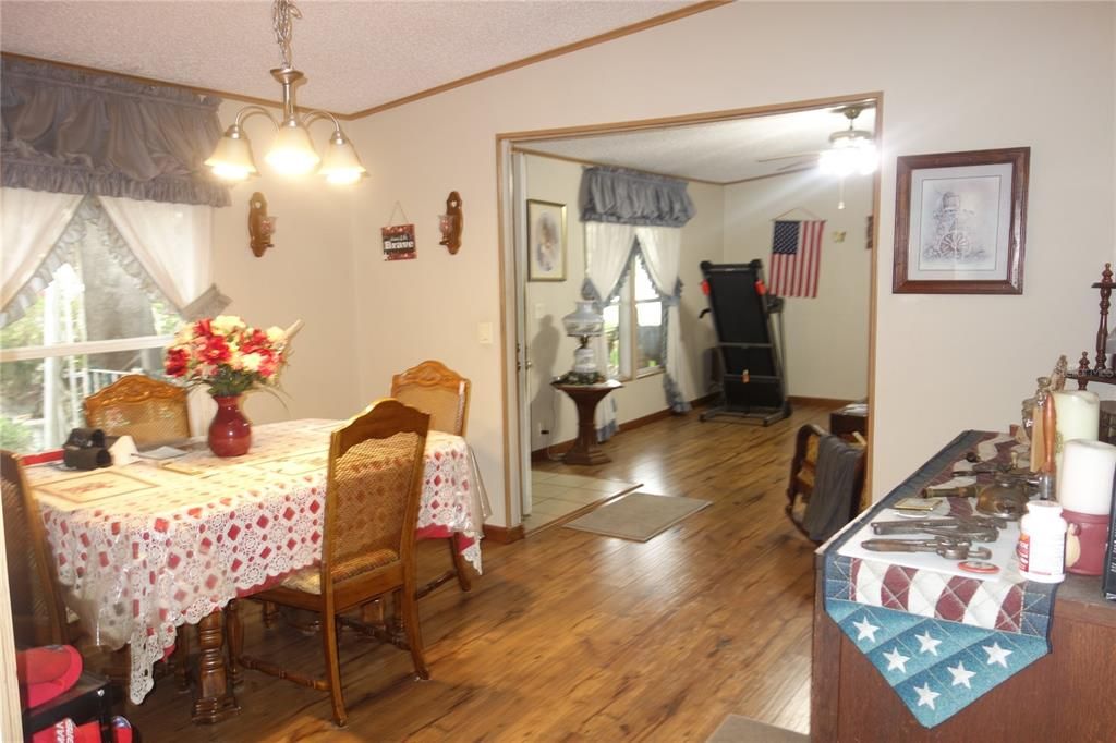 For Sale: $289,900 (3 beds, 2 baths, 1782 Square Feet)