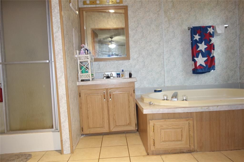 For Sale: $289,900 (3 beds, 2 baths, 1782 Square Feet)