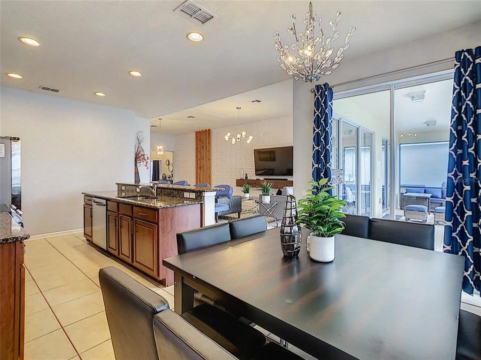 For Sale: $610,000 (4 beds, 4 baths, 1824 Square Feet)