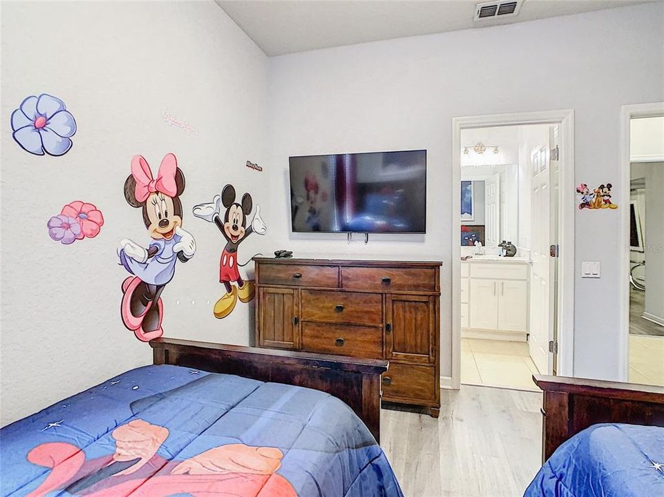 For Sale: $610,000 (4 beds, 4 baths, 1824 Square Feet)