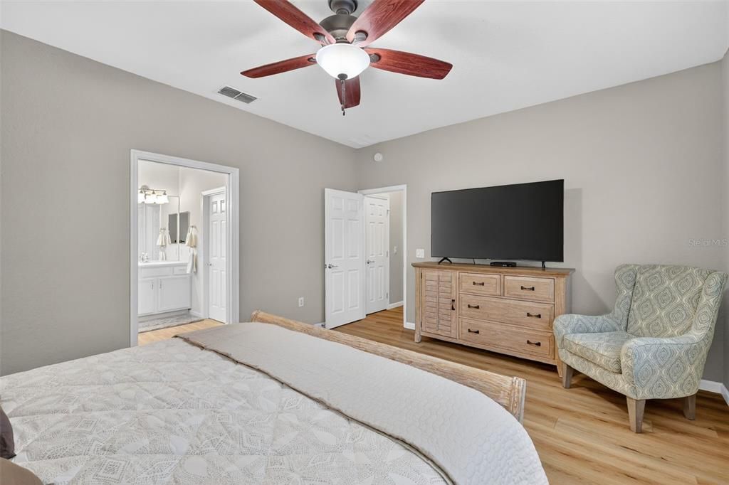 En Venta: $495,000 (3 camas, 2 baños, 1958 Pies cuadrados)