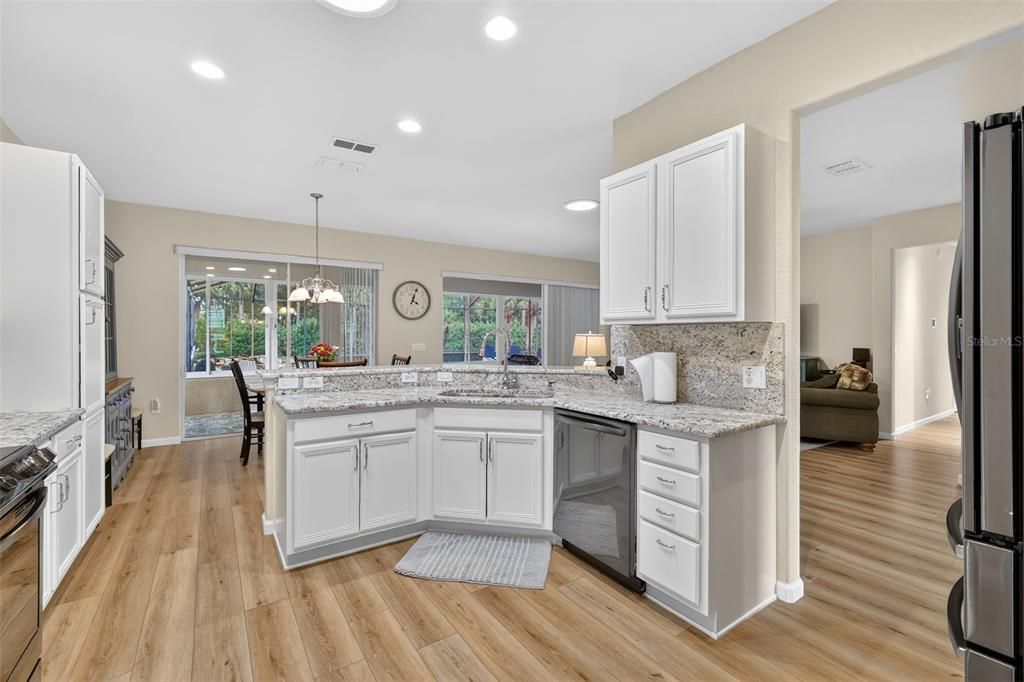 En Venta: $495,000 (3 camas, 2 baños, 1958 Pies cuadrados)